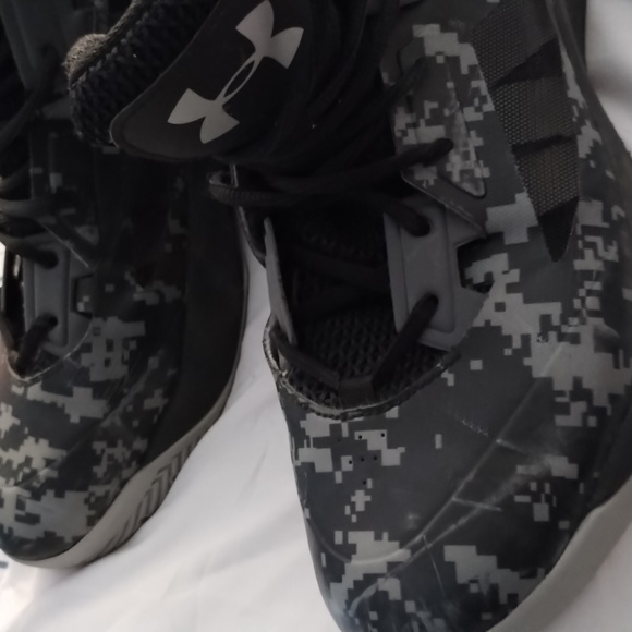 Size 10 under armour tennis - Picture 6 of 6